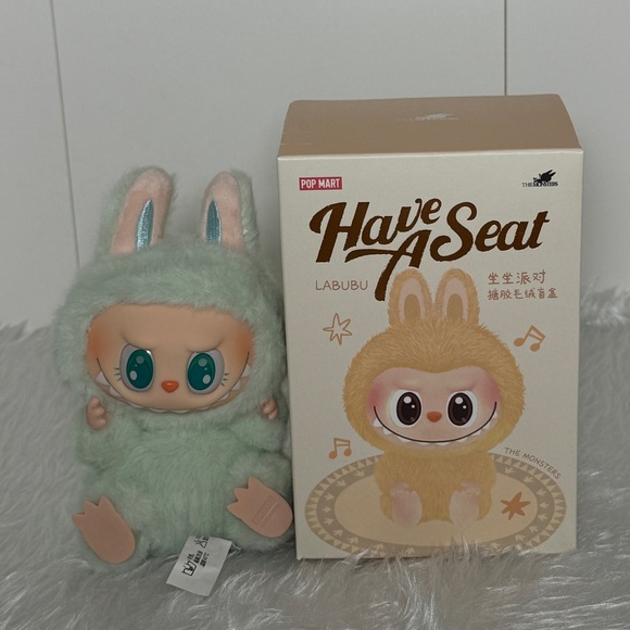 Pop Mart Labubu Have a Seat QUQU Vinyl Plush Blindbox - Picture 1 of 7